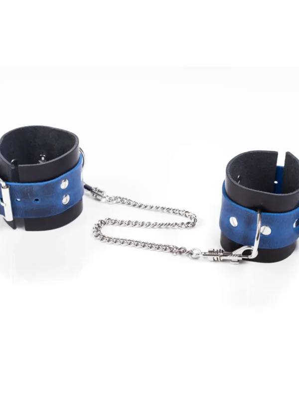 Whips – Crazy Horse Cuffs käerauad