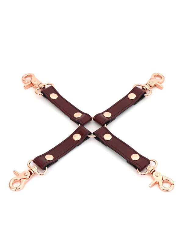 Liebe Seele – Wine Red Hogtie rakmed